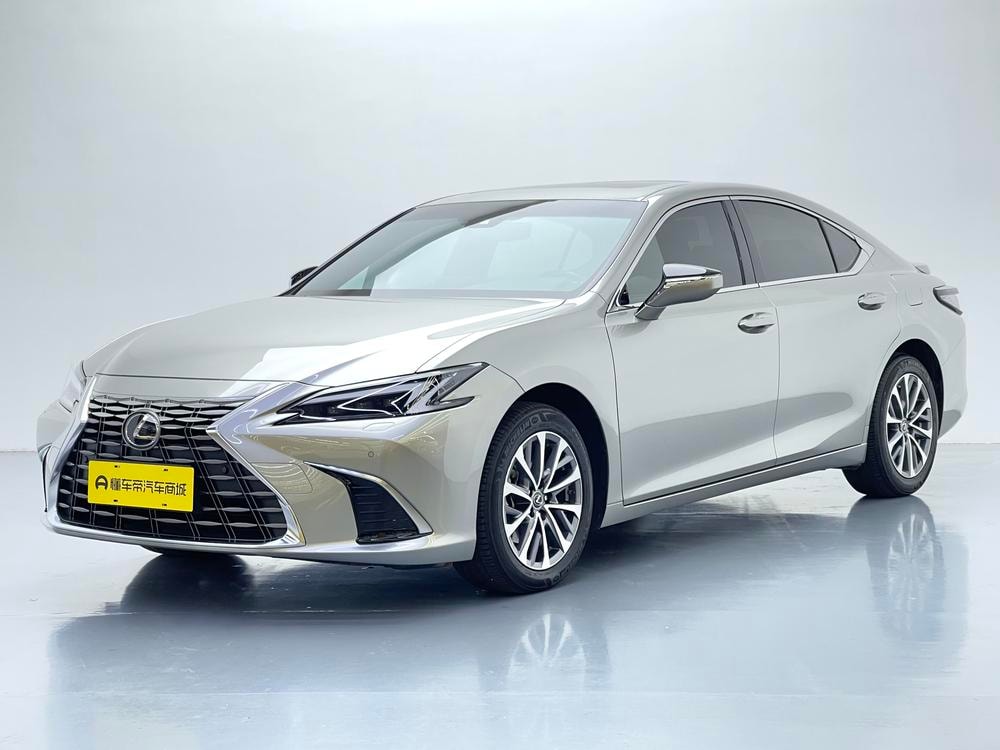 Lexus ES 2025 — фото автомобиля