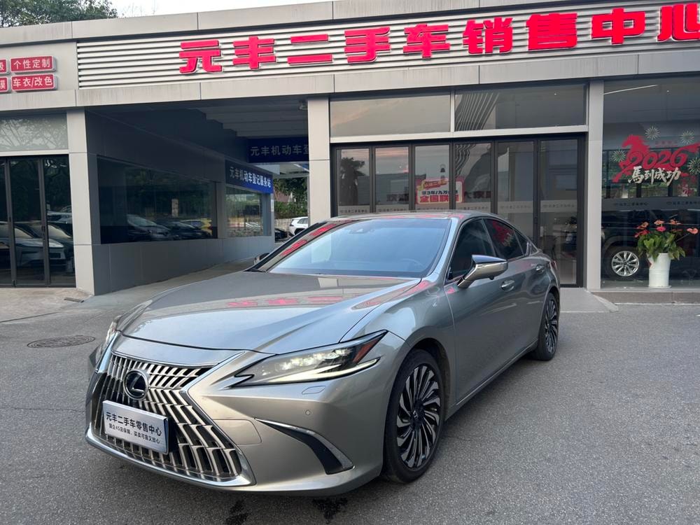 Lexus ES 2024 — фото автомобиля