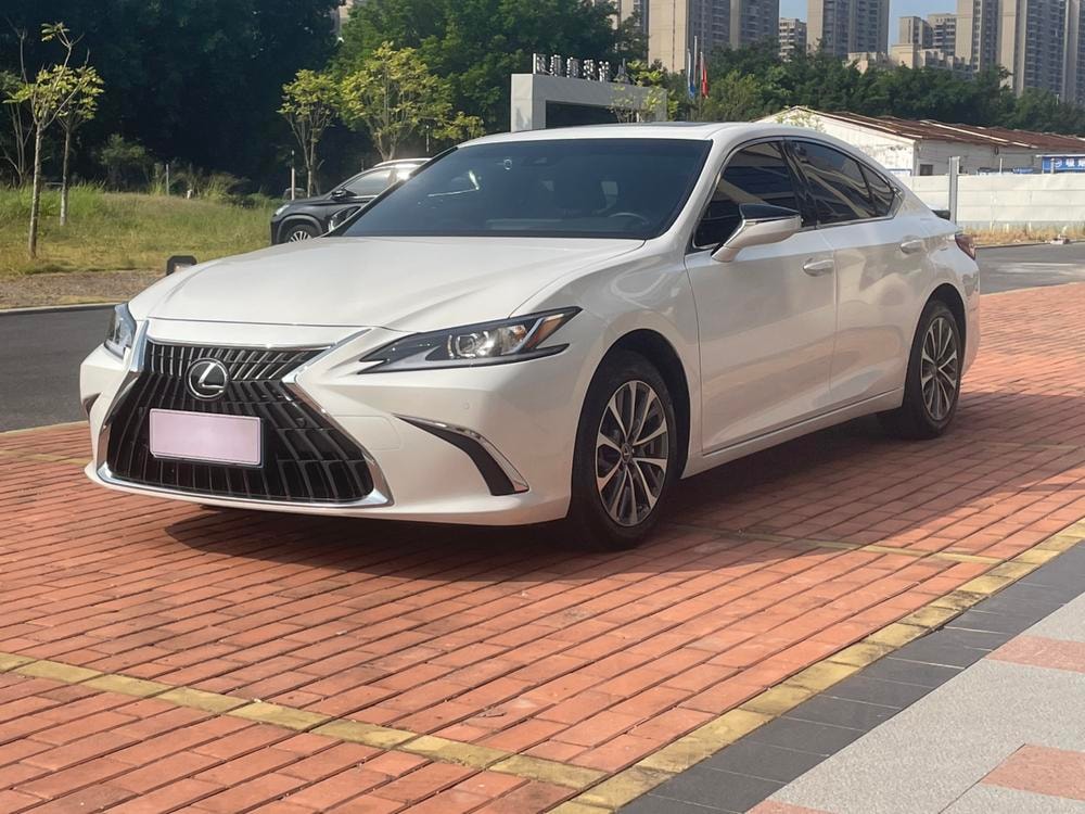 Lexus ES 2024 — фото автомобиля