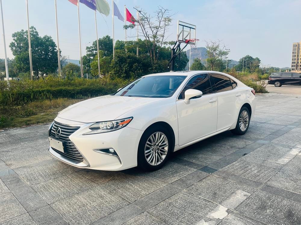 Lexus ES 2015 — фото автомобиля
