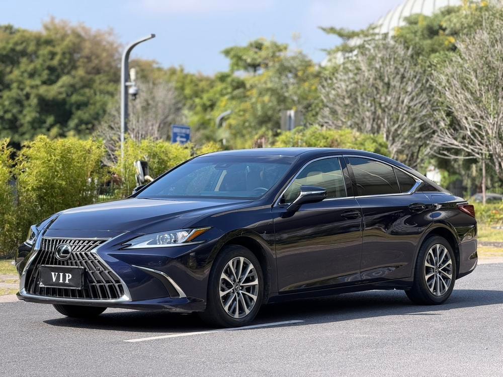 Lexus ES 2022 — фото автомобиля
