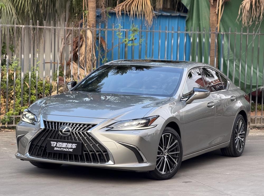 Lexus ES 2022 — фото автомобиля