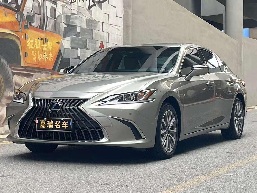 Lexus ES 2022 — фото автомобиля