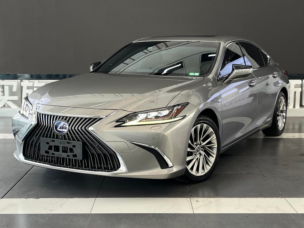 Lexus ES 2018 — фото автомобиля