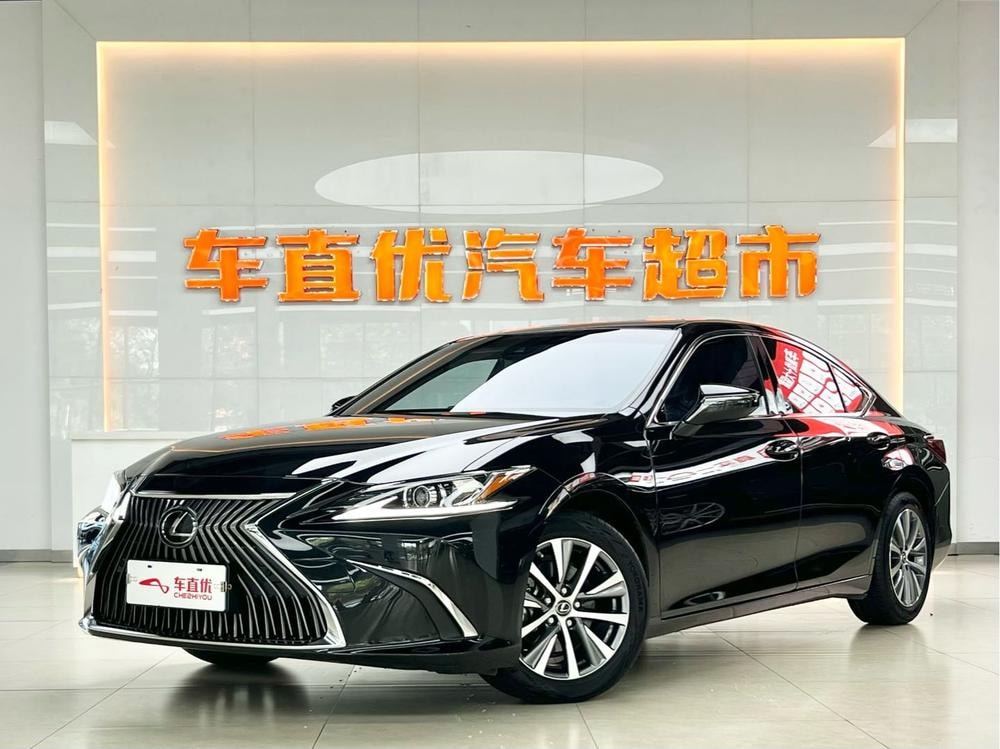 Lexus ES 2018 — фото автомобиля