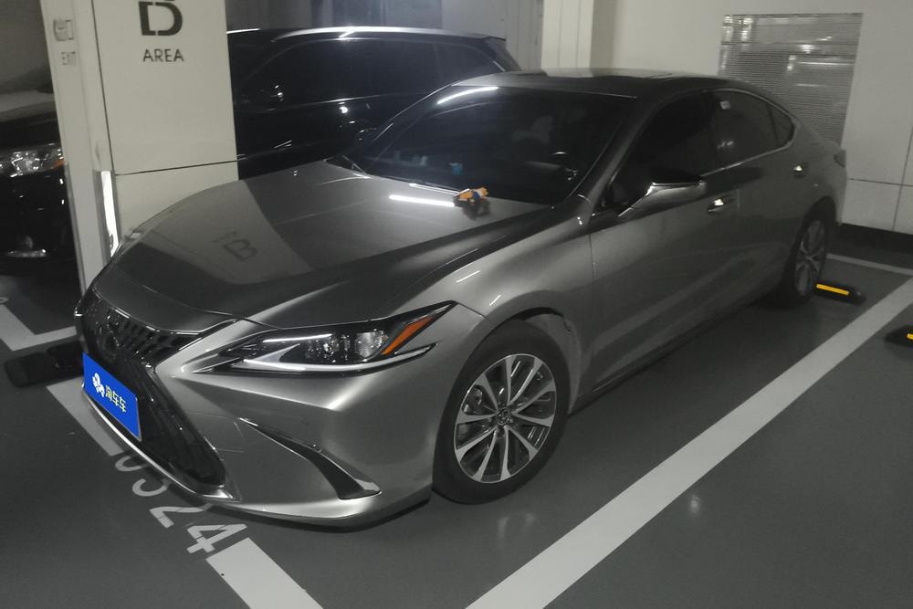 Lexus ES 2024 — фото автомобиля