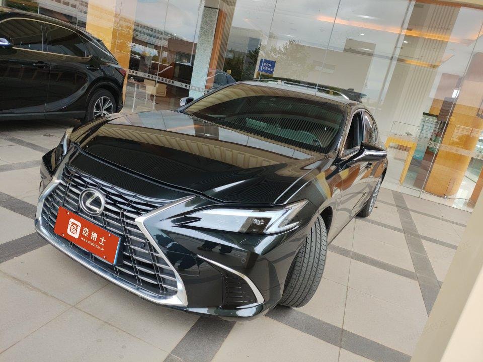 Lexus ES 2025 — фото автомобиля 1