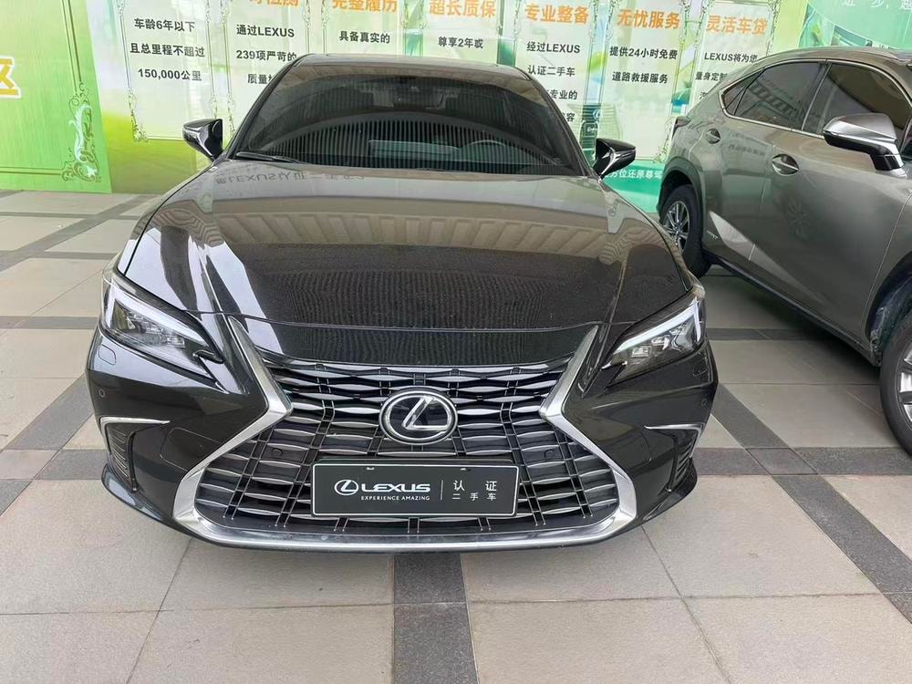 Lexus ES 2025 — фото автомобиля