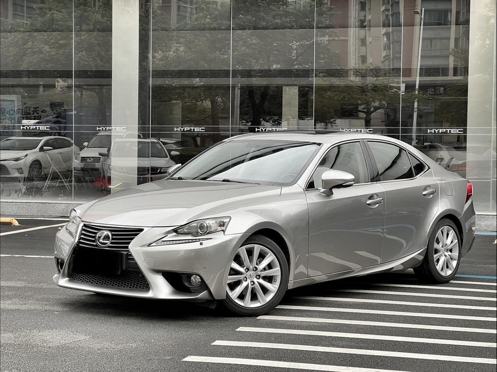 Lexus IS 2013 — фото автомобиля