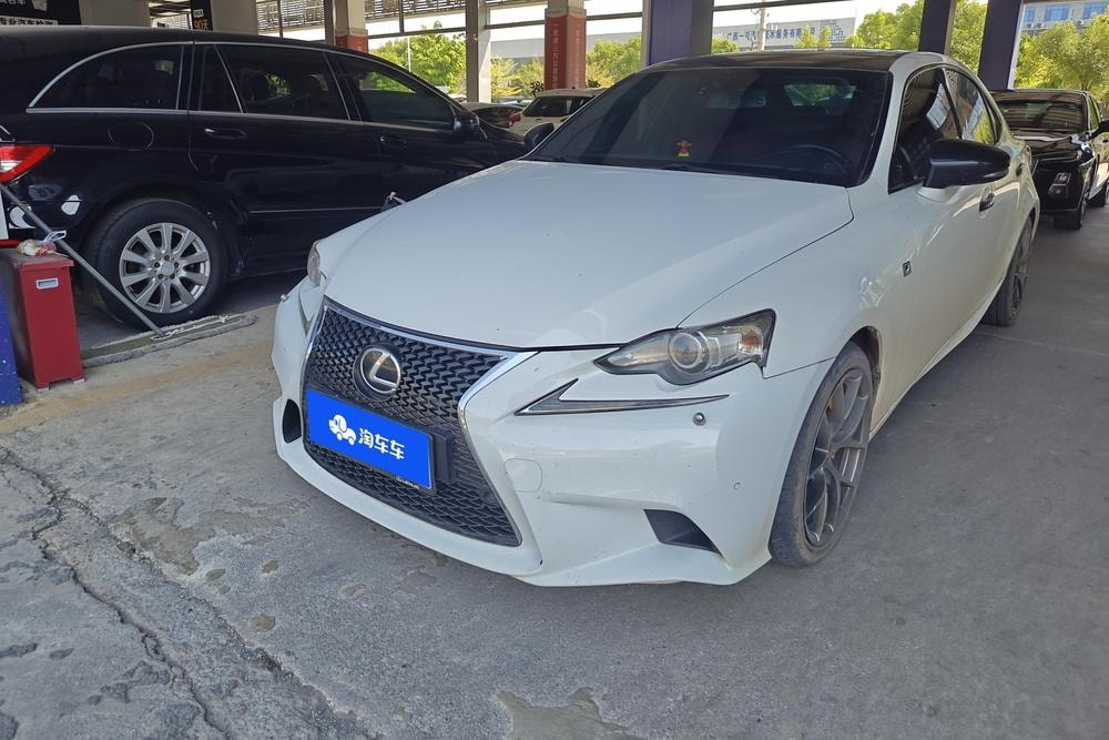 Lexus IS 2013 — фото автомобиля 1
