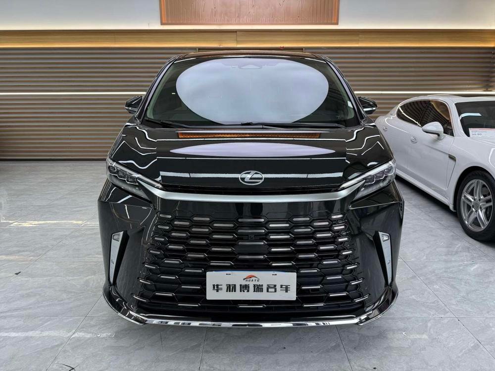 Lexus LM 2023 — фото автомобиля