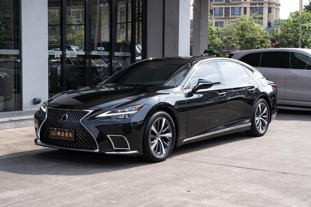Lexus LS 2021 — фото автомобиля