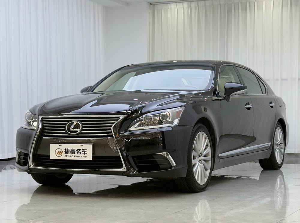 Lexus LS 2013 — фото автомобиля 1