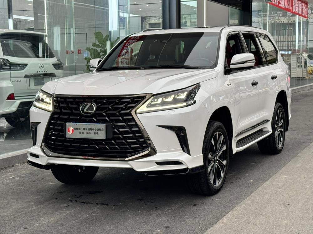 Lexus LX 2021 — фото автомобиля 1