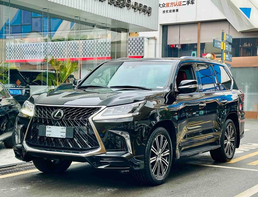 Lexus LX 2019 — фото автомобиля