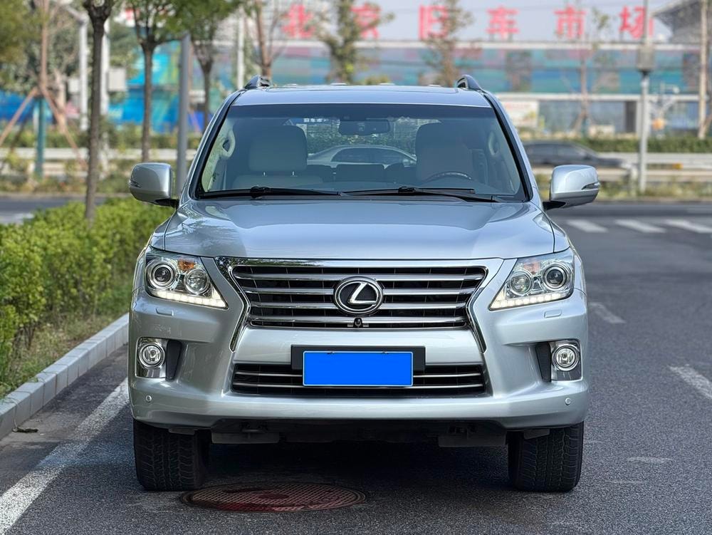 Lexus LX 2012 — фото автомобиля