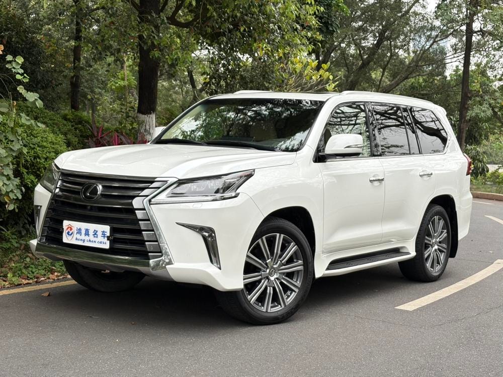 Lexus LX 2016 — фото автомобиля 1