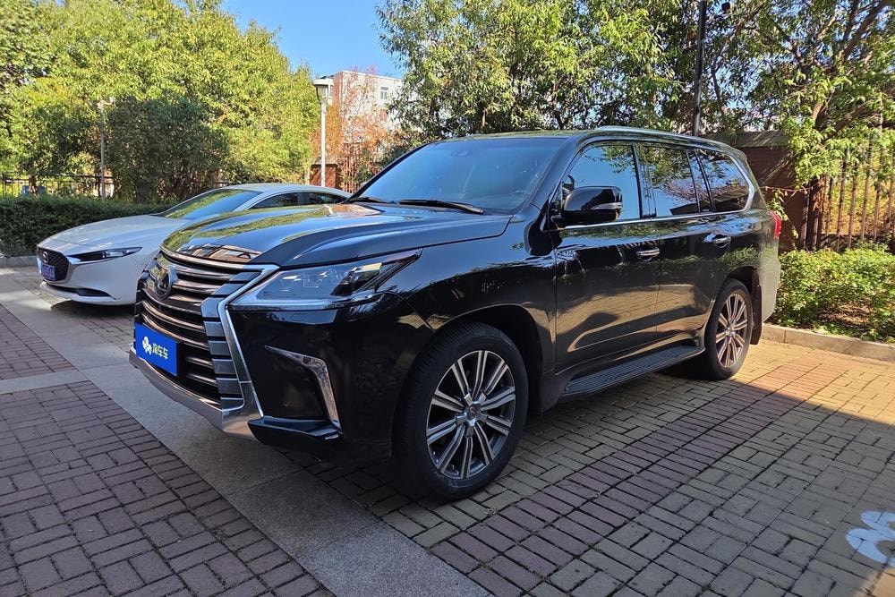Lexus LX 2016 — фото автомобиля