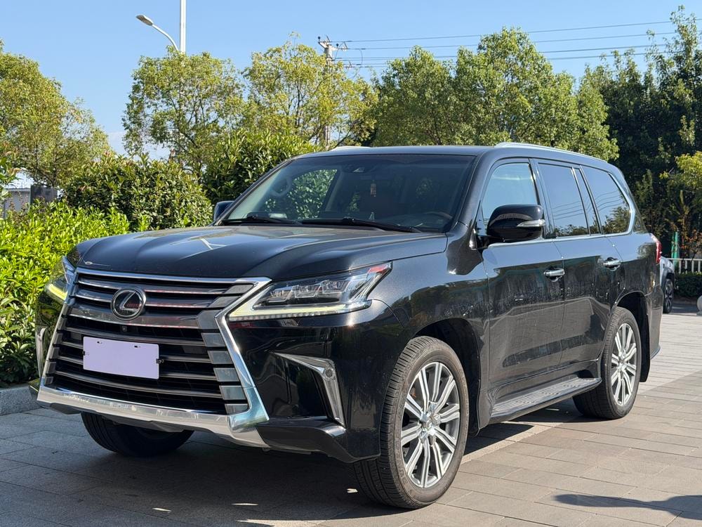 Lexus LX 2016 — фото автомобиля