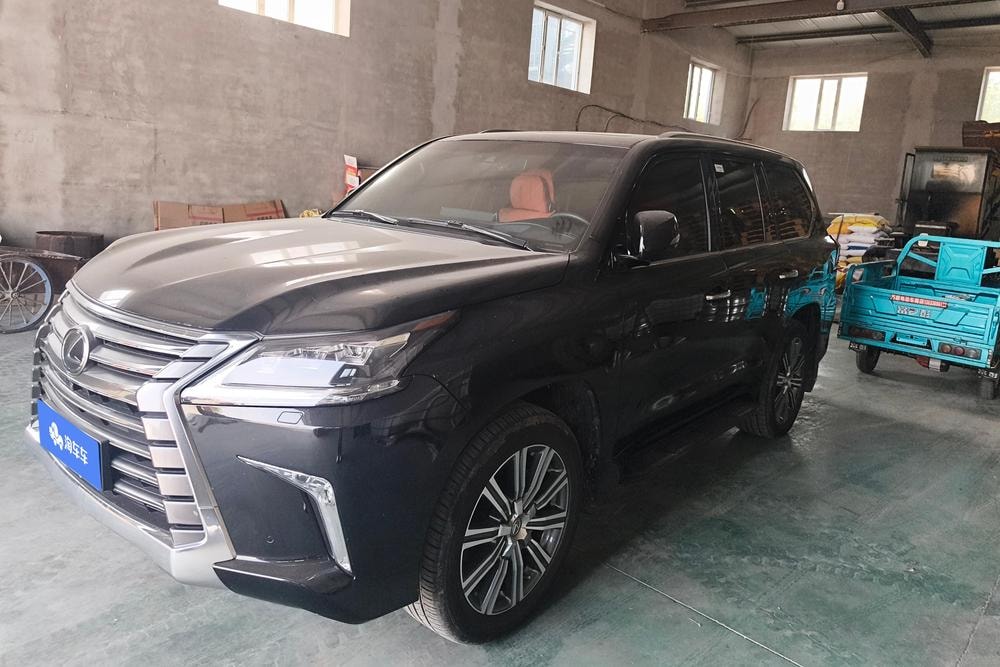 Lexus LX 2016 — фото автомобиля 1