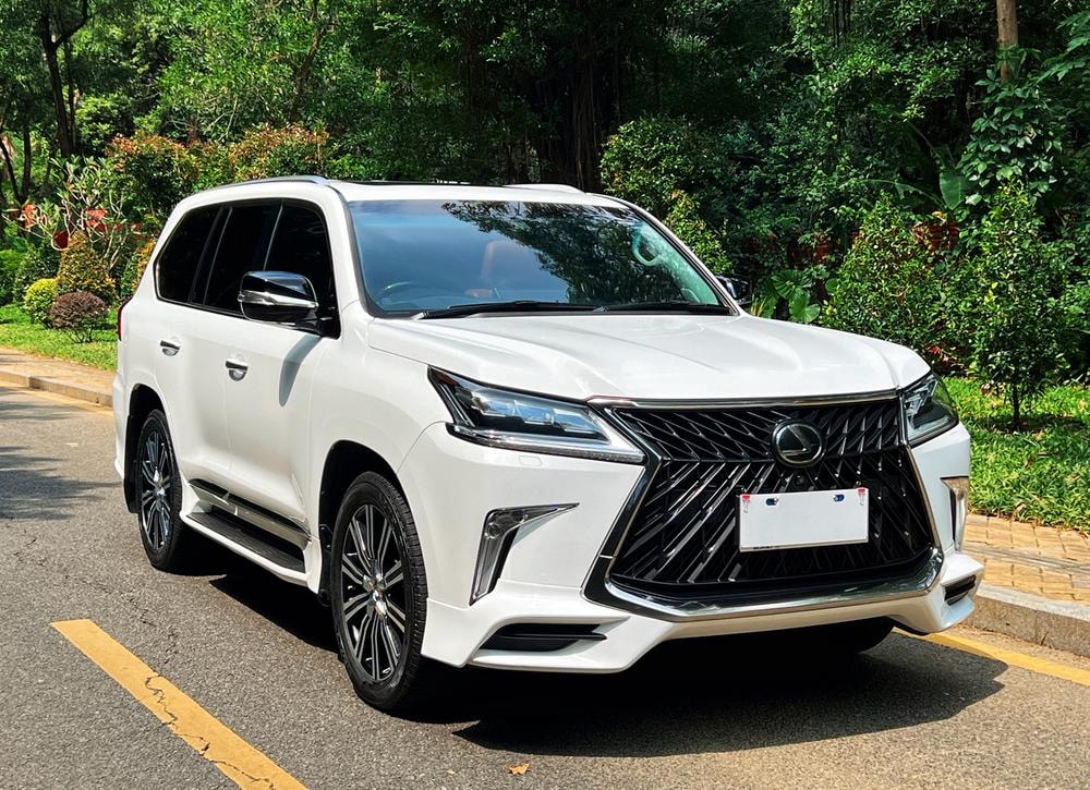 Lexus LX 2019 — фото автомобиля 1