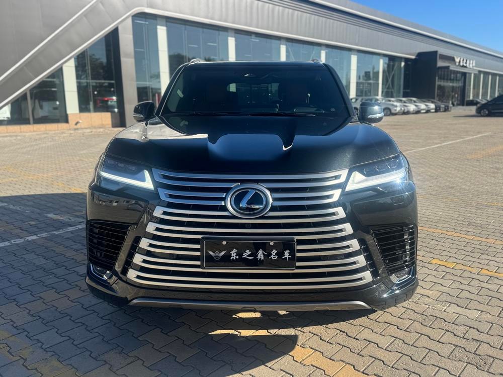 Lexus LX 2025 — фото автомобиля 1