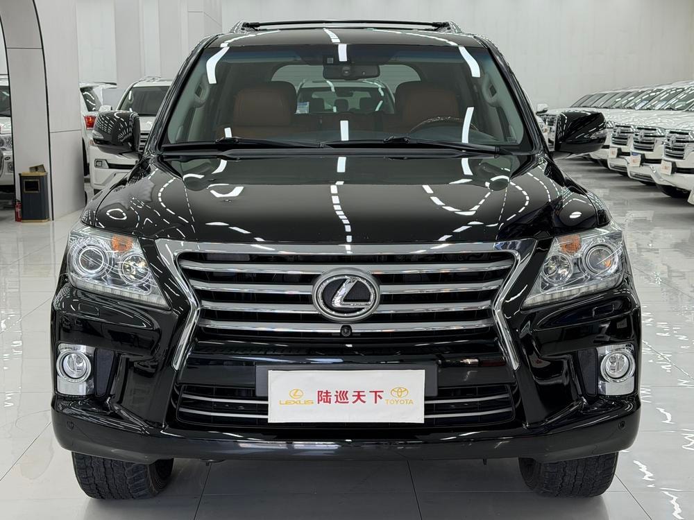 Lexus LX 2013 — фото автомобиля 1