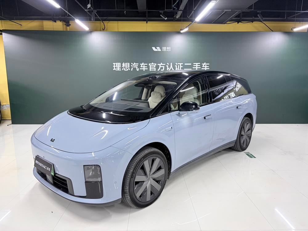 Li Auto i8 2025 — фото автомобиля