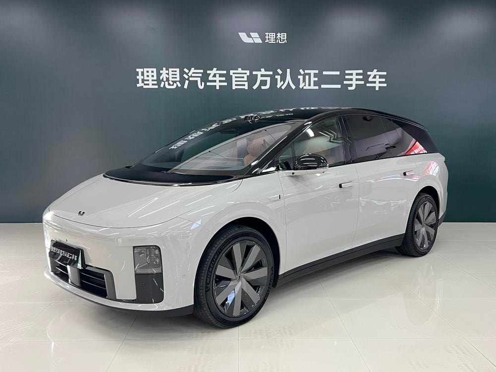 Li Auto i8 2025 — фото автомобиля 1