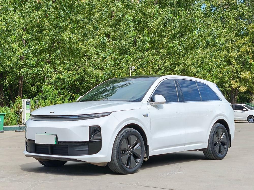Li Auto L6 2024 — фото автомобиля 1
