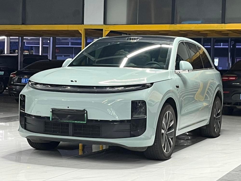 Li Auto L6 2025 — фото автомобиля 1