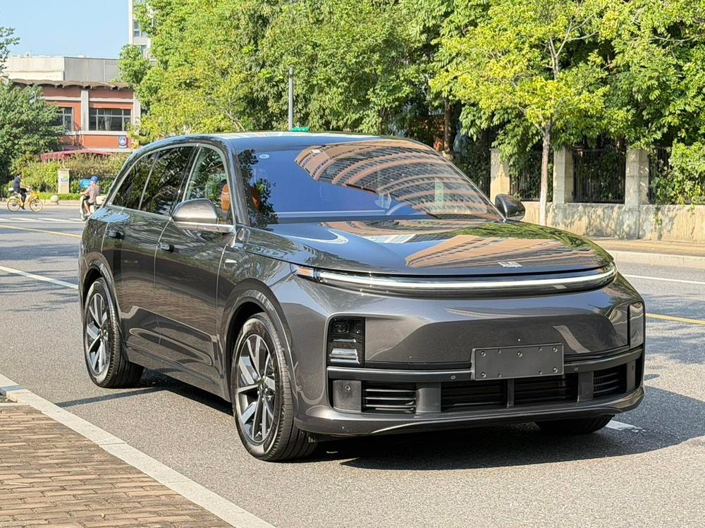 Li Auto L7 2023 — фото автомобиля 1