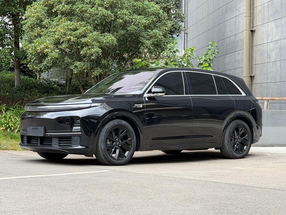 Li Auto L7 2023 — фото автомобиля 1