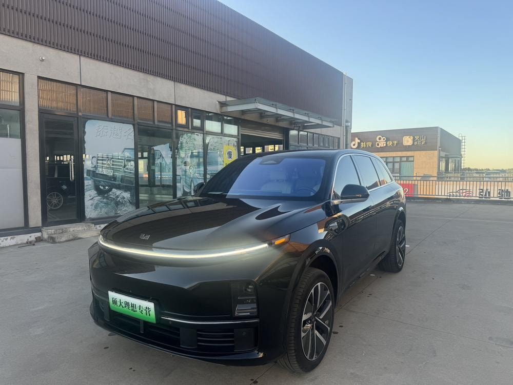 Li Auto L7 2023 — фото автомобиля 1