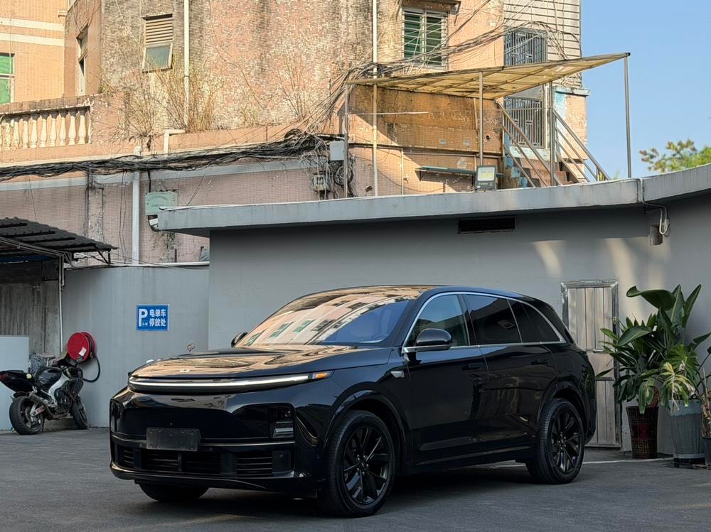 Li Auto L7 2023 — фото автомобиля 1