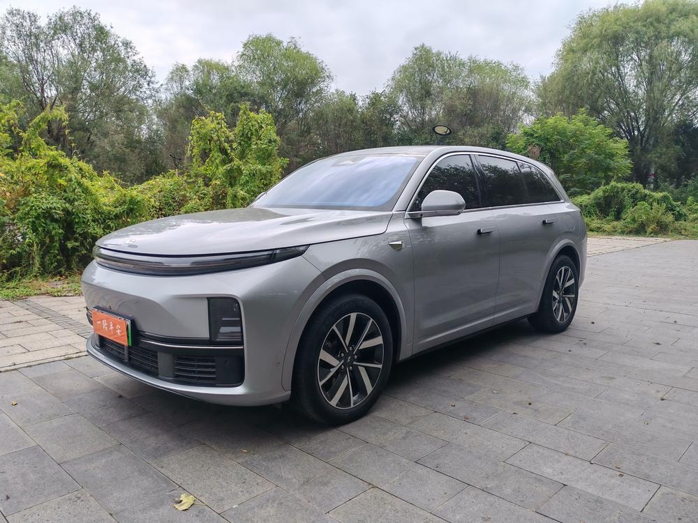 Li Auto L7 2023 — фото автомобиля