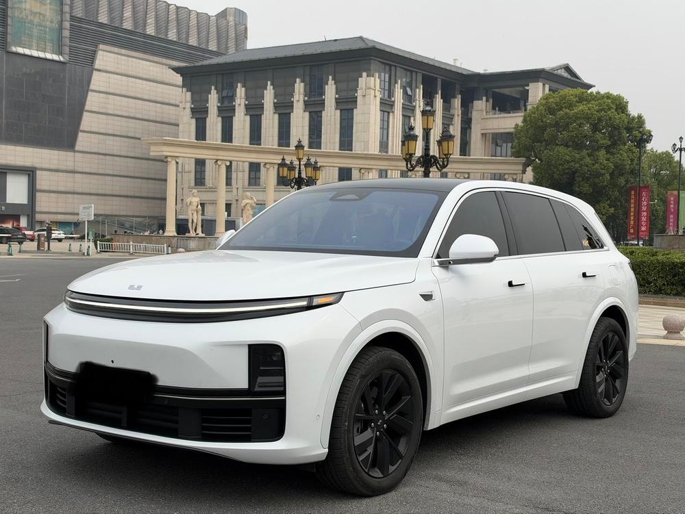 Li Auto L7 2023 — фото автомобиля 1