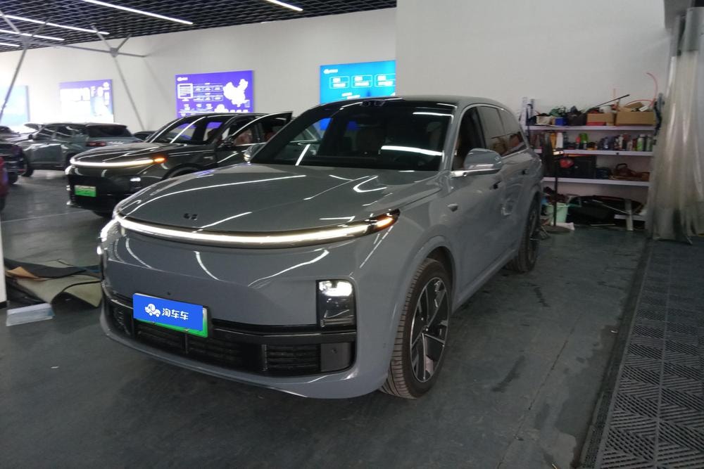 Li Auto L8 2025 — фото автомобиля 1