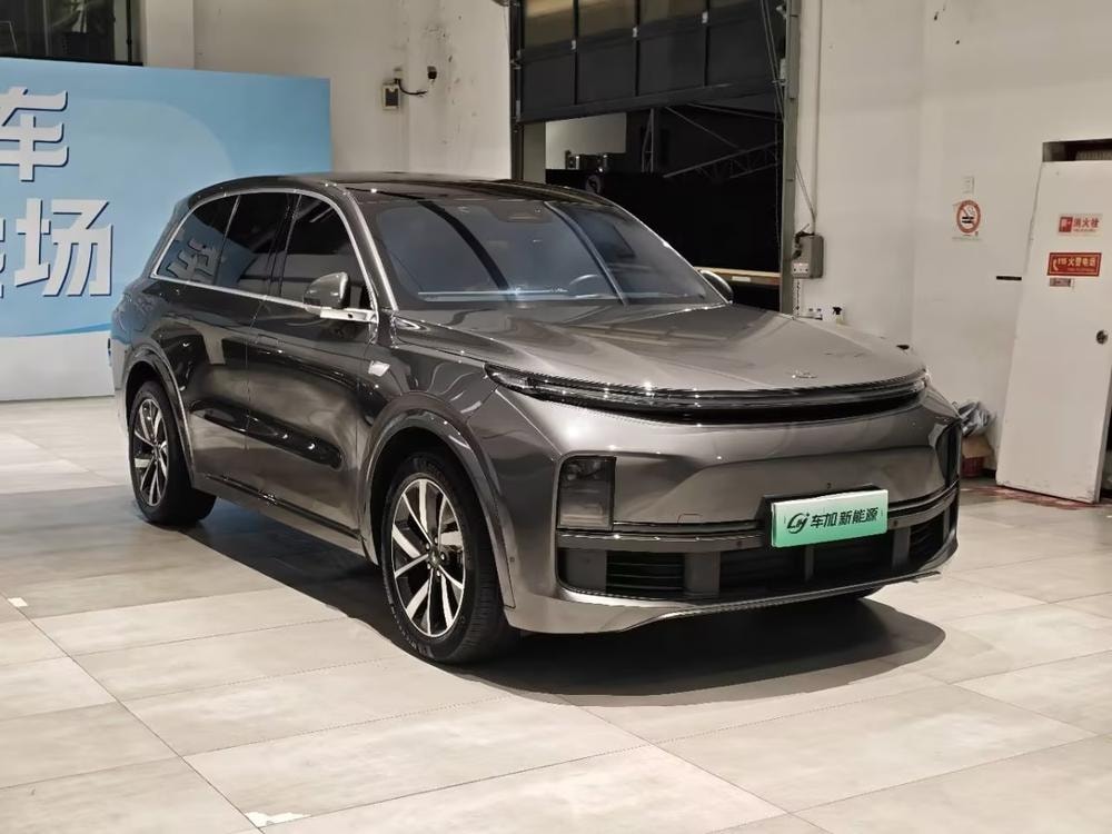 Li Auto L8 2023 — фото автомобиля
