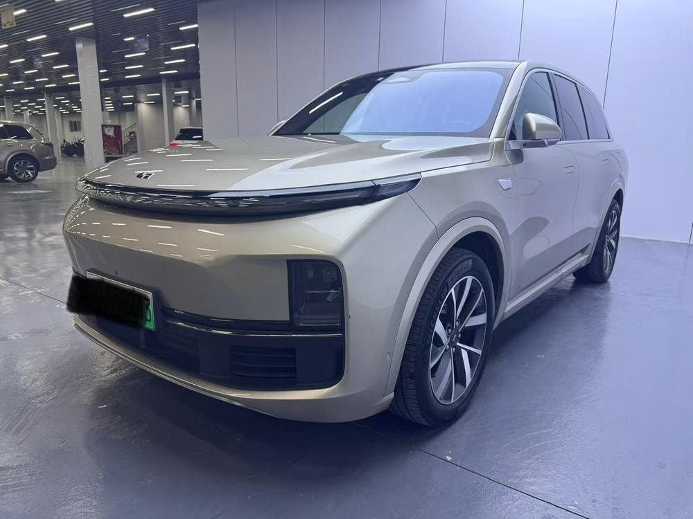 Li Auto L8 2023 — фото автомобиля