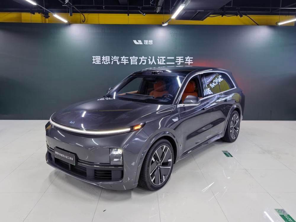 Li Auto L8 2025 — фото автомобиля 1