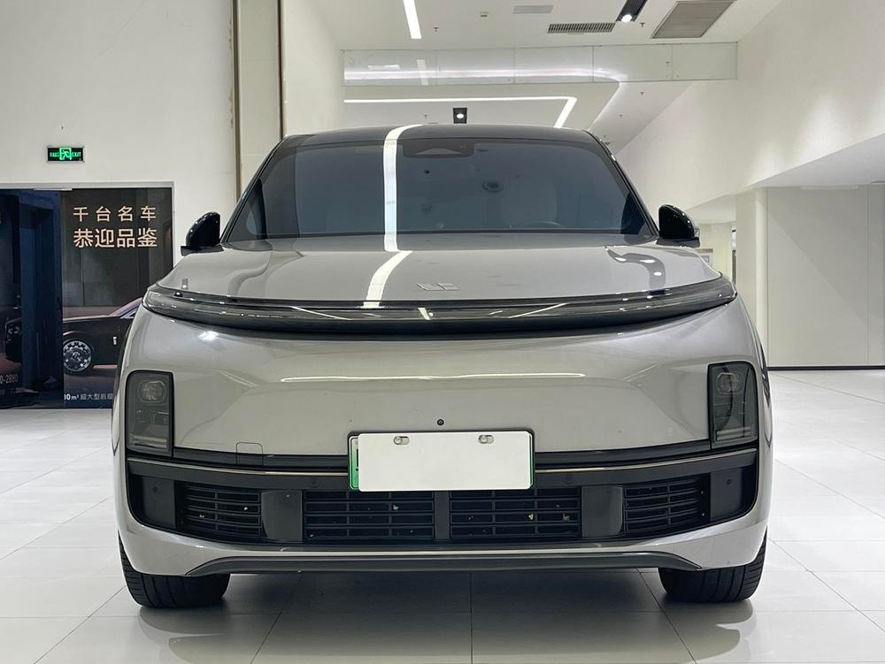 Li Auto L8 2023 — фото автомобиля 1