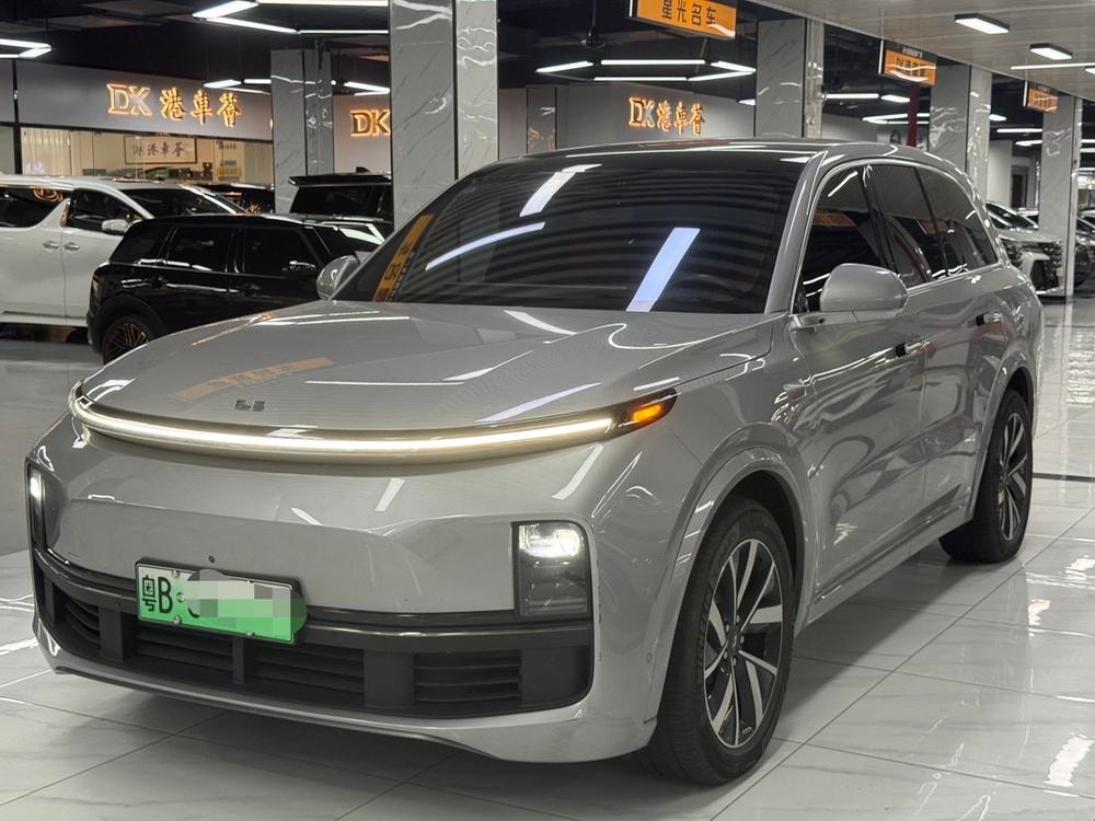 Li Auto L8 2023 — фото автомобиля 1