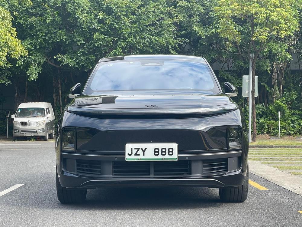 Li Auto L8 2023 — фото автомобиля 1