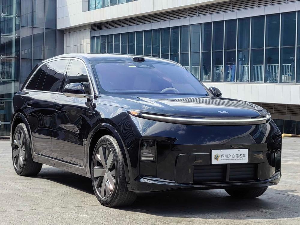Li Auto L8 2026 — фото автомобиля 1