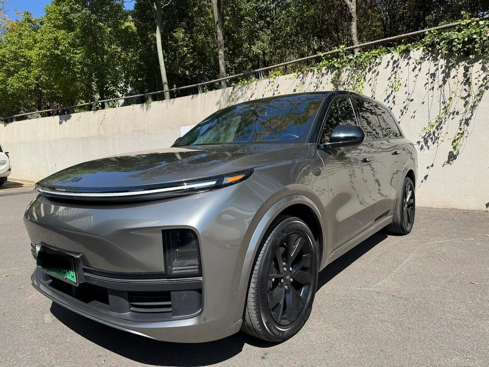 Li Auto L8 2023 — фото автомобиля 1