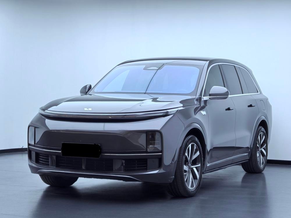 Li Auto L8 2023 — фото автомобиля 1
