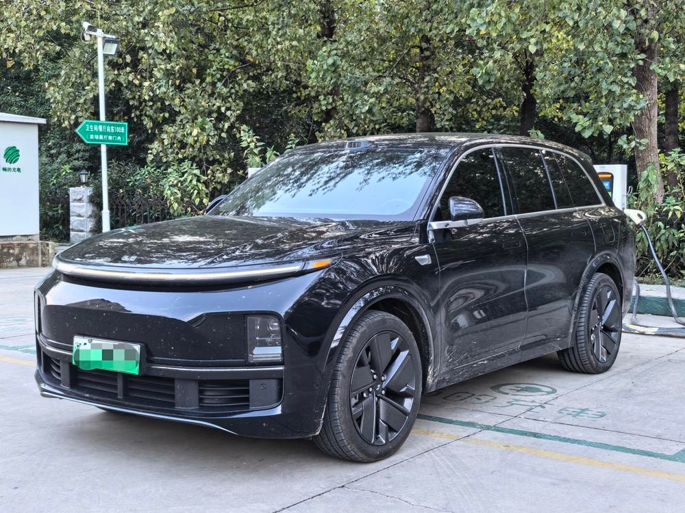 Li Auto L8 2025 — фото автомобиля
