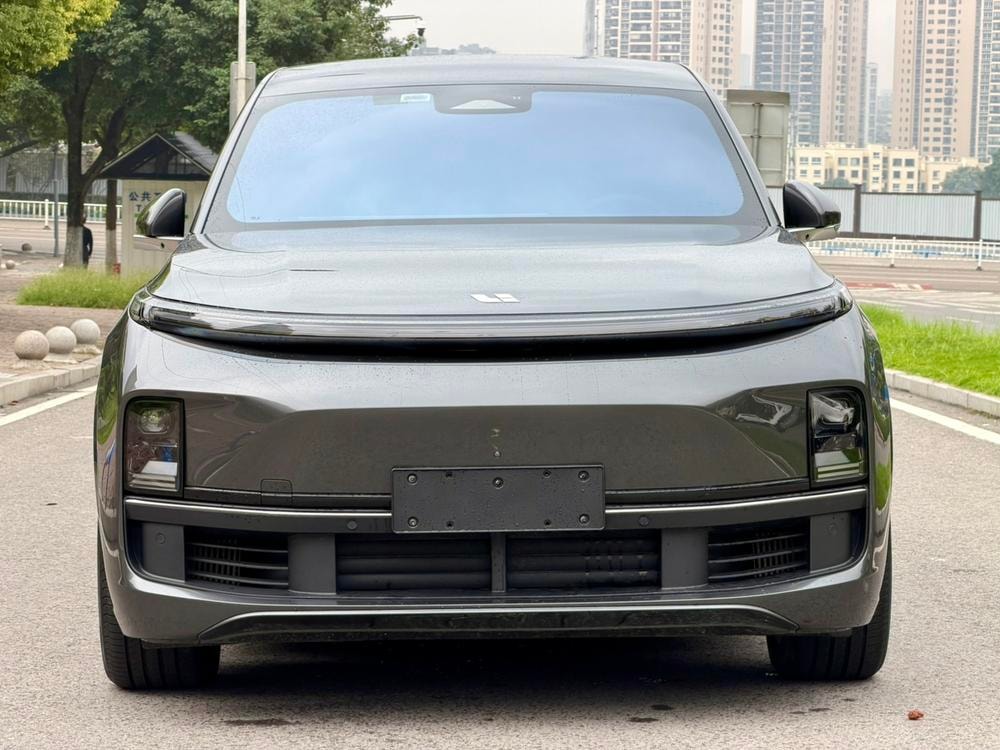 Li Auto L8 2023 — фото автомобиля