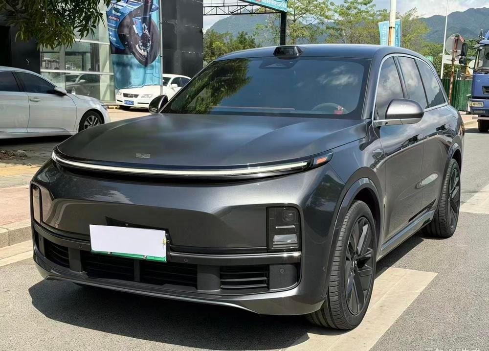 Li Auto L8 2023 — фото автомобиля